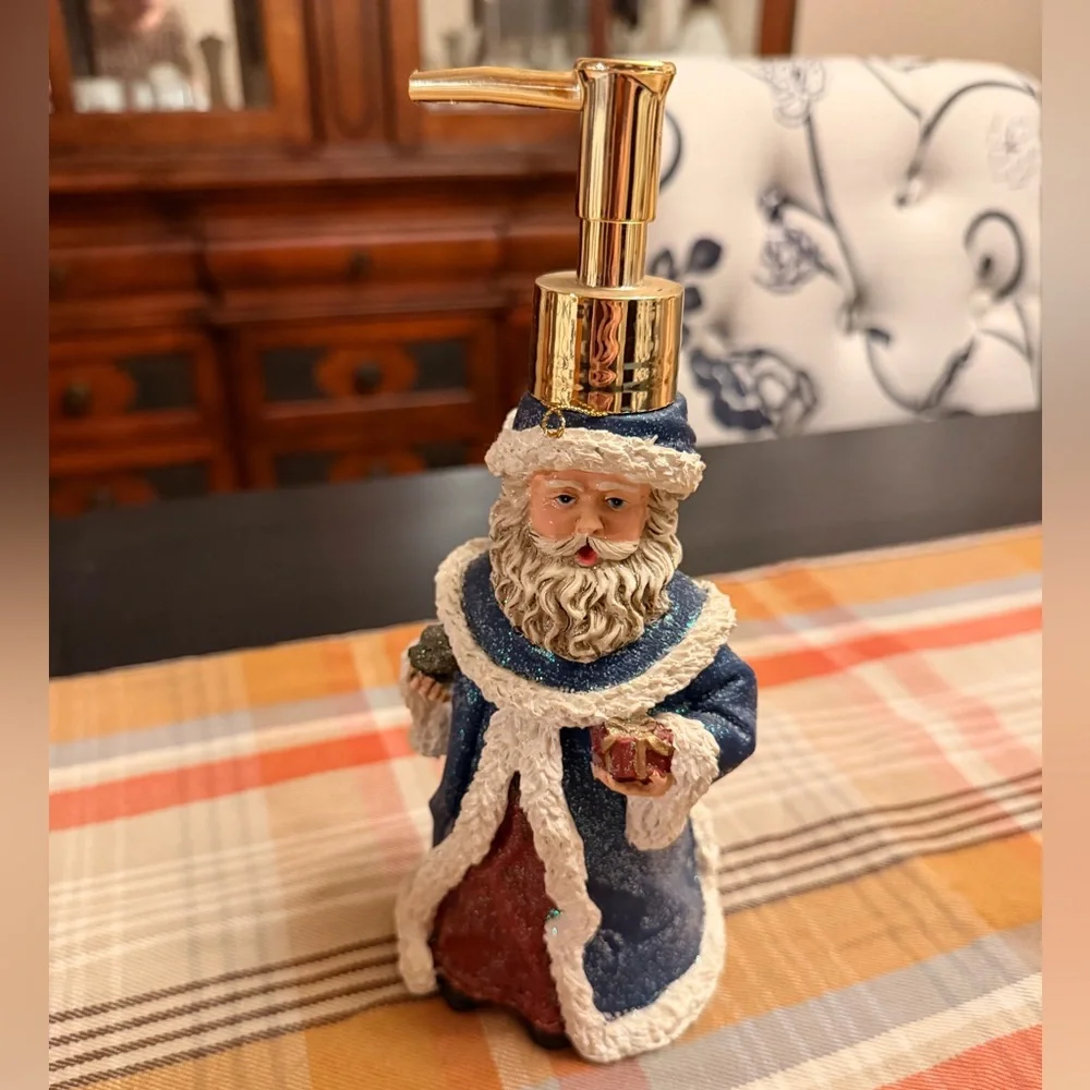 HO HO HOME SOAP LOTION DISPENSER SANTA- BNWOT